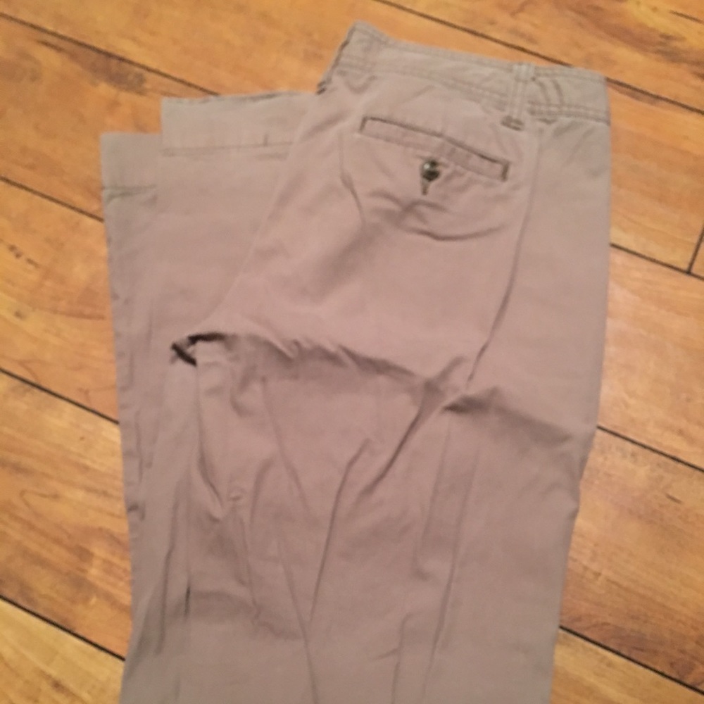 Gap khaki