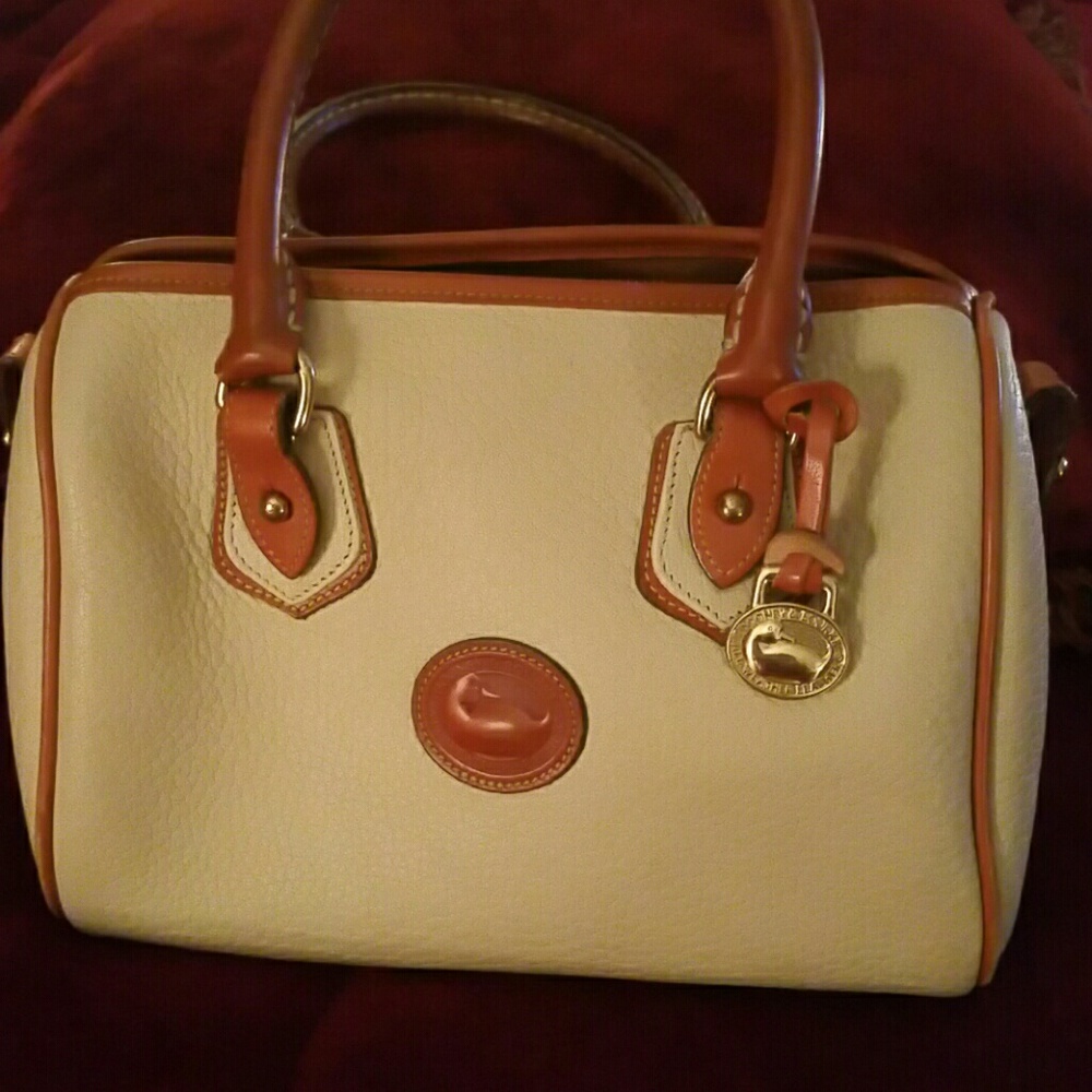 Cute DB  Pebbled  leather bag
