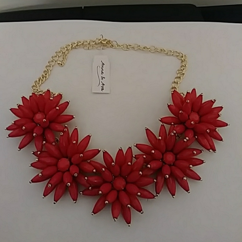 MSensational Blooming Red necklace and earings🌹🌹