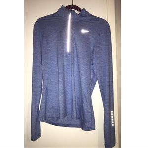 medium nike dri fit top
