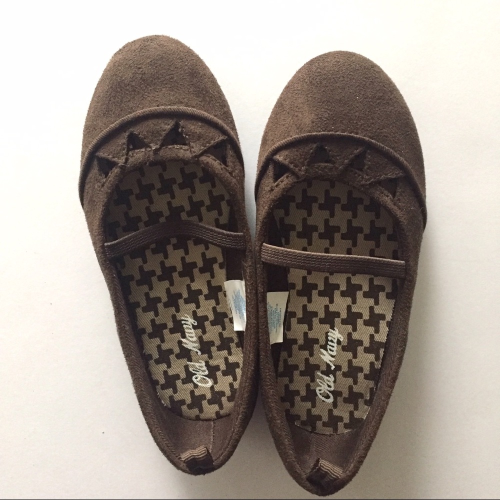 NWOT Brown sueded Old Navy Flats