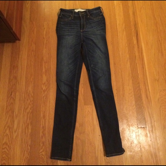 Abercrombie High Waisted Jeans - Picture 4 of 5