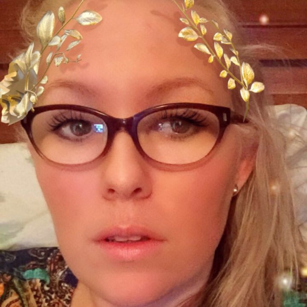 Meet your Posher, April