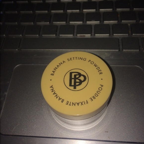 Banana Setting Powder - Picture 2 of 3