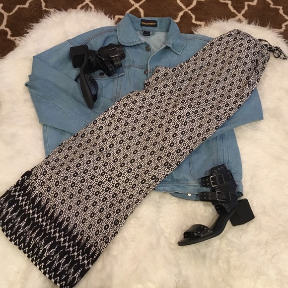 Bobeau Nordstrom Flowey Black & White Palazzo Pant - Picture 6 of 8