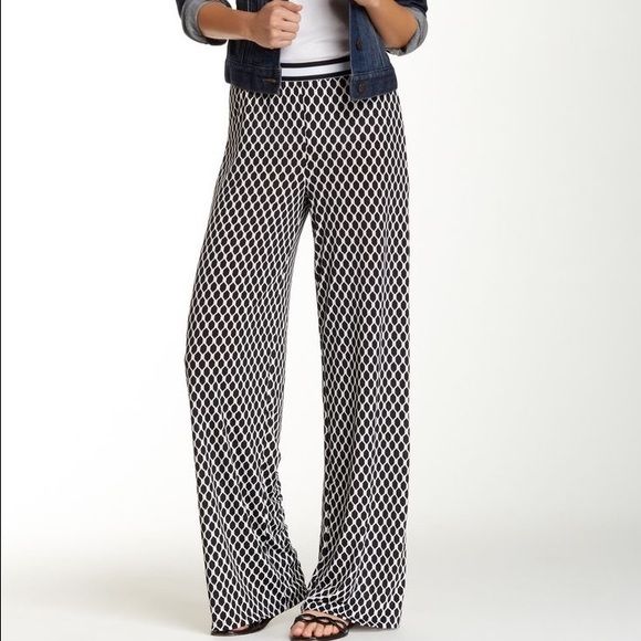 Bobeau Nordstrom Flowey Black & White Palazzo Pant - Picture 8 of 8