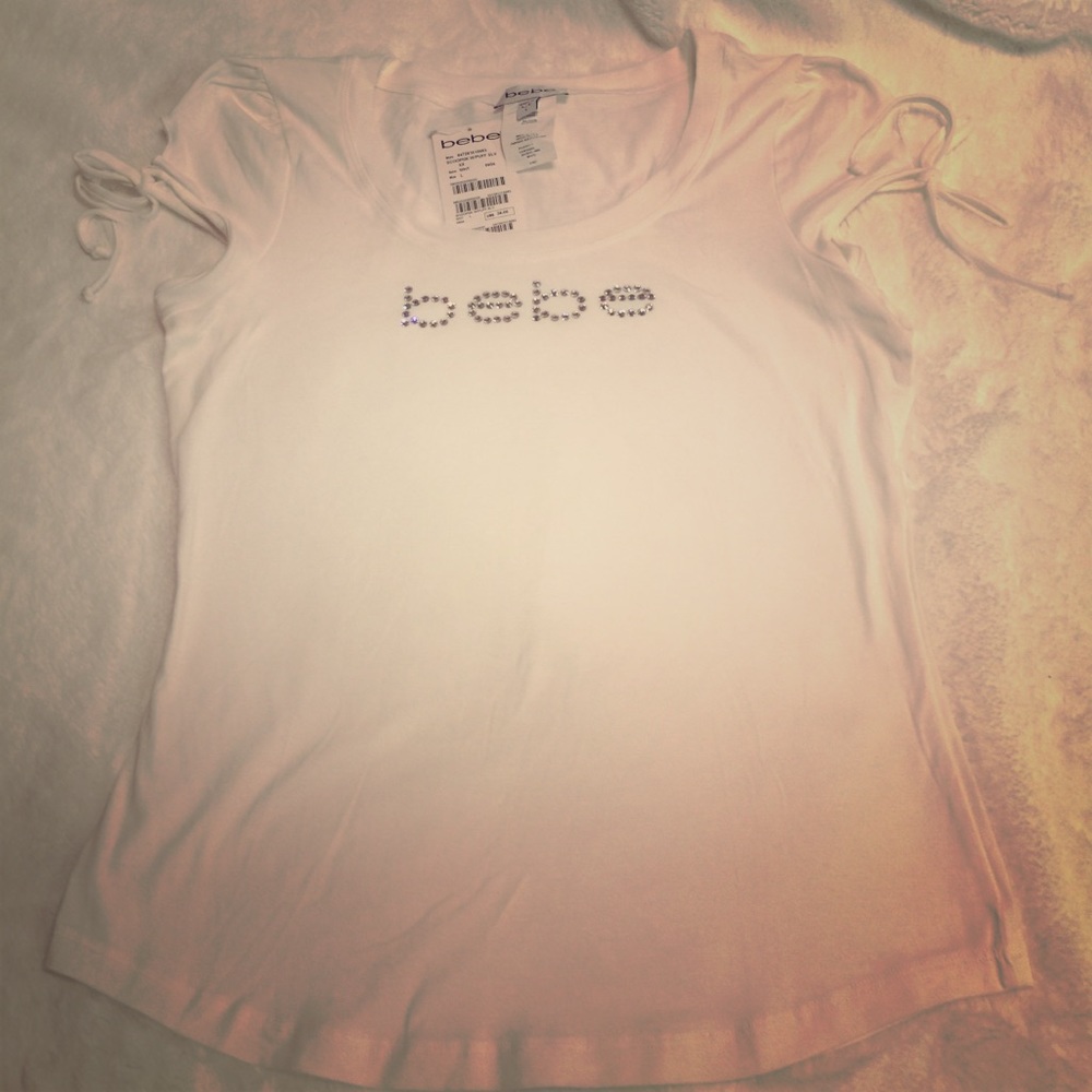 Bebe white scoop neck w/ puff sleeve