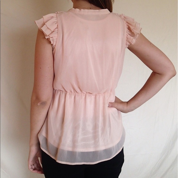 🔴3/$23!🔴 Light pink frilly blouse, flirty - Picture 6 of 8