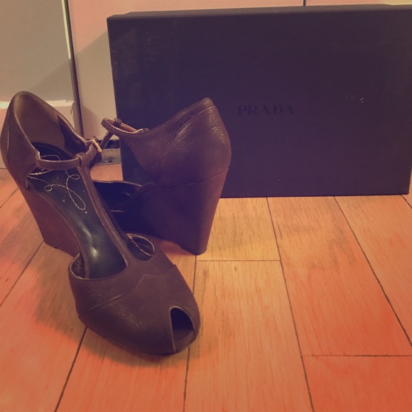 Prada t-strap wedge heels - Picture 2 of 2