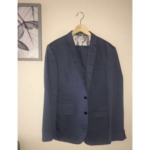 Express photographer fitted suit