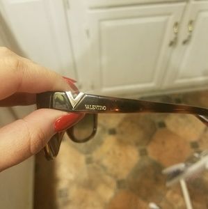 ??*Authentic VALENTINO Sunglasses*