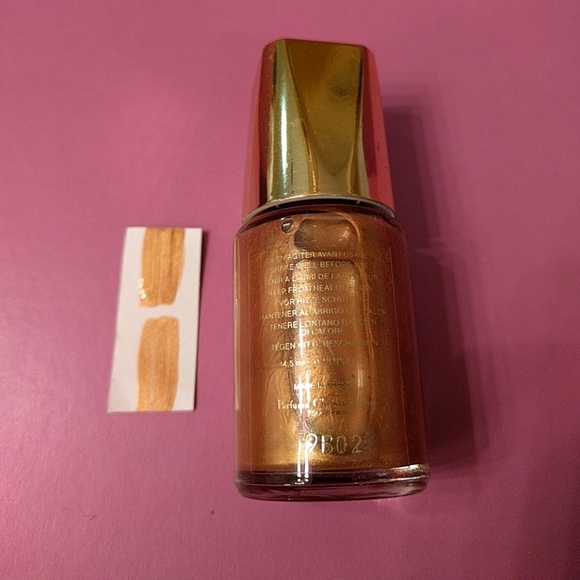 Christian Dior Nail Polish in Gold Allegro - Picture 3 of 4
