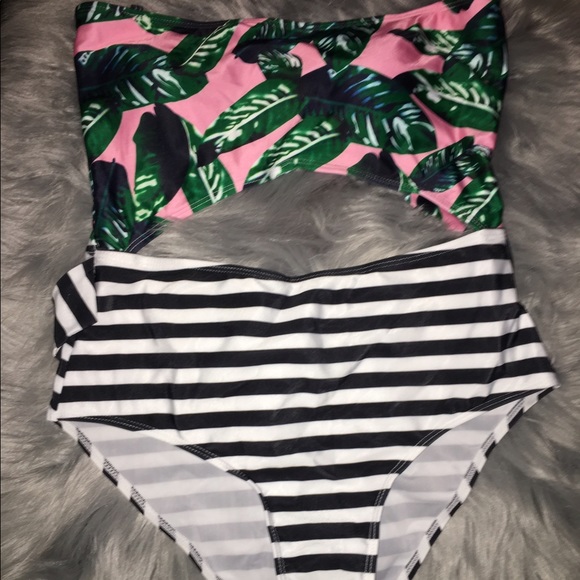 ❗️RESTOCKED Strapless One Piece Swimsuit Monokini - Picture 3 of 4