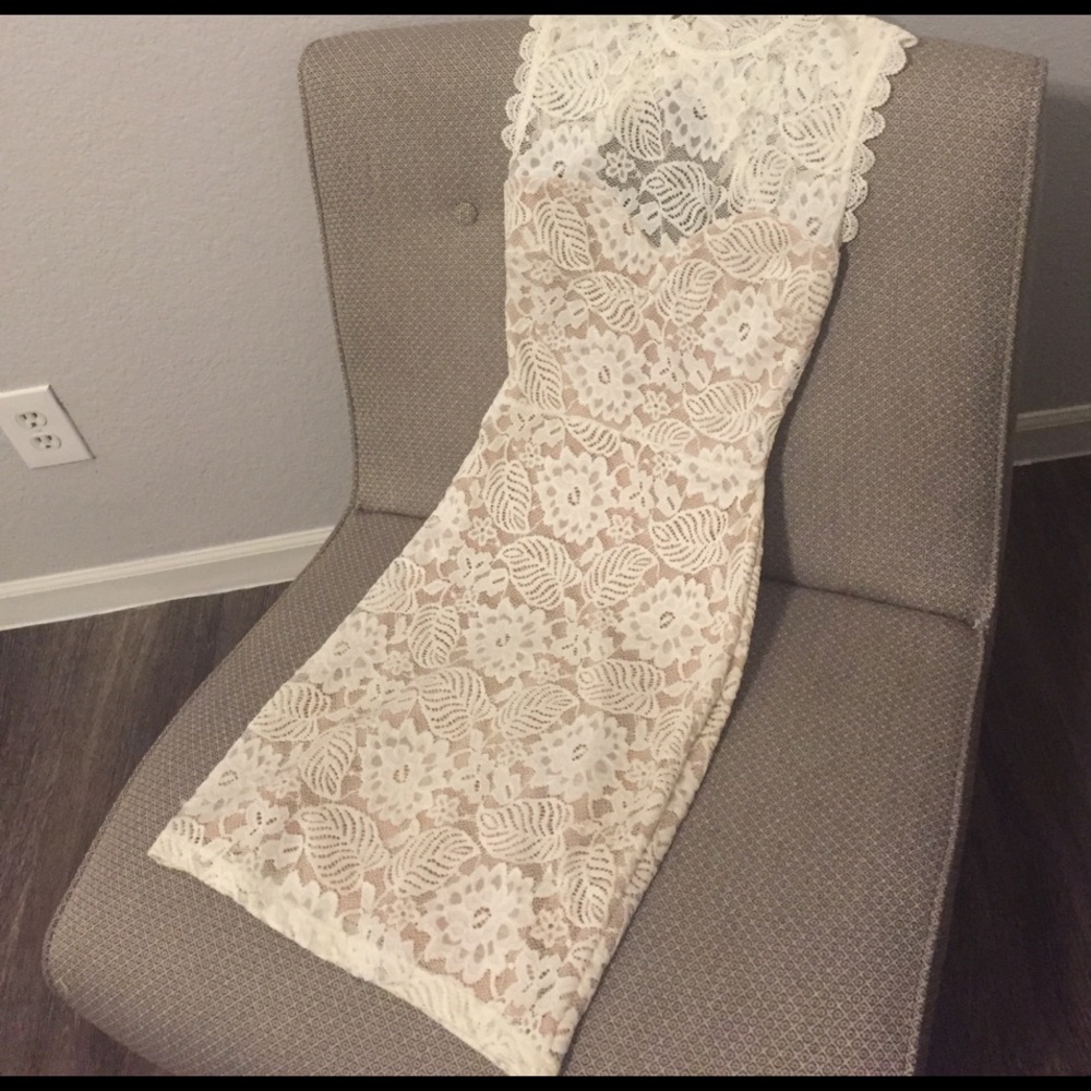 Guess by Marciano White Lace Cocktail Dress