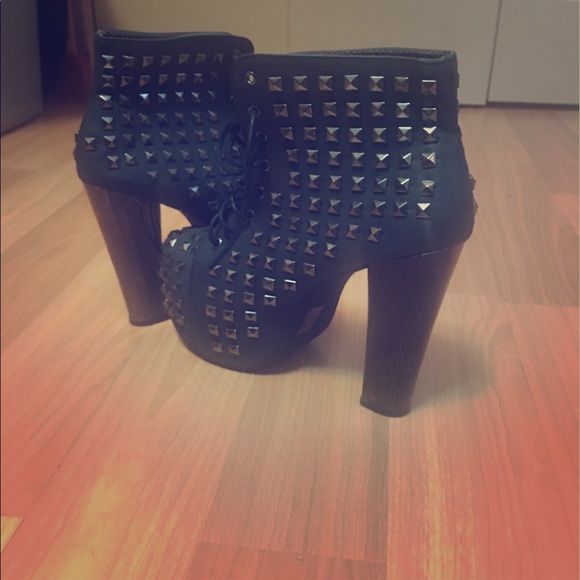 Shoes - Heels