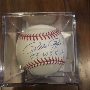 🌟JUST REDUCED🌟Pete Rose autographed baseball