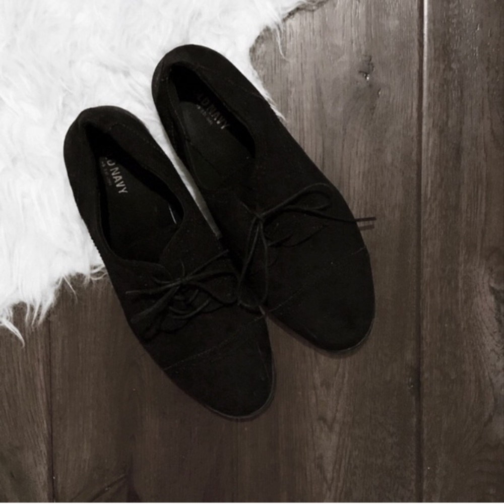 Faux suede lace up oxfords 👞