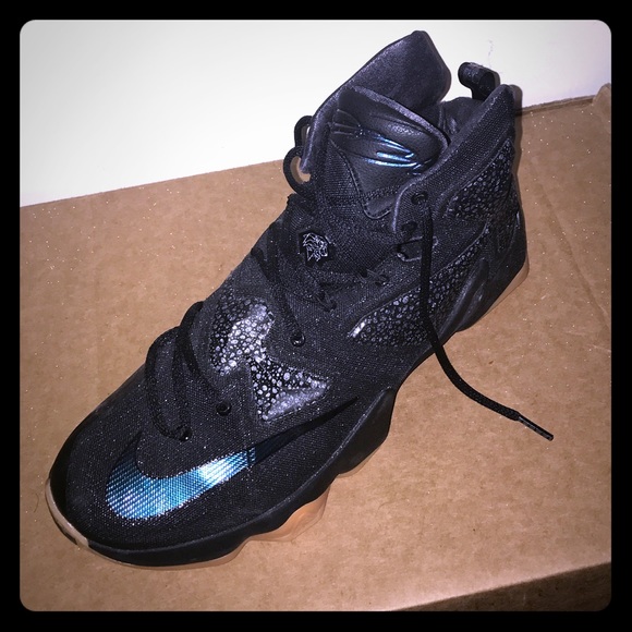Lebron 13 all black w\\ wheat bottoms!