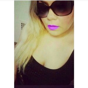 Meet your Posher, Elodia