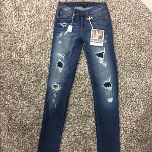 BRAND NEW Judy Blue SkinnyJeans - Size 27