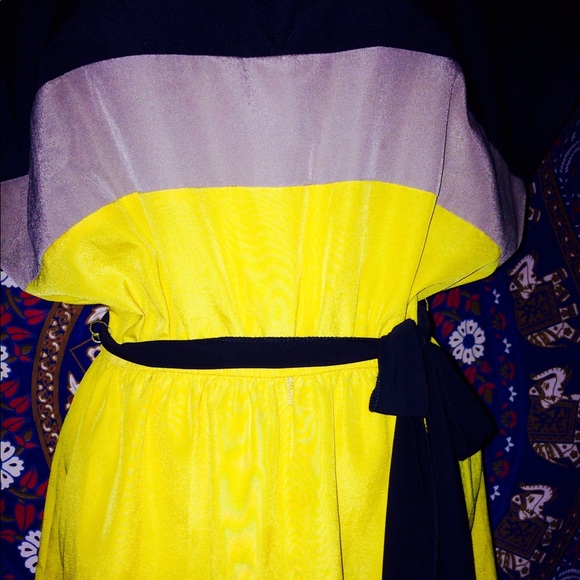 ✨Colorblock Dress✨ - Picture 2 of 5