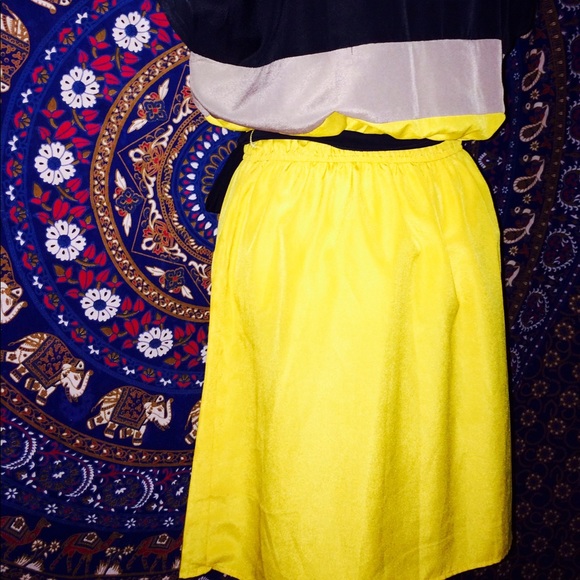 ✨Colorblock Dress✨ - Picture 3 of 5