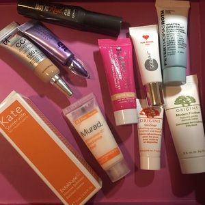SOLD - Beauty sample set