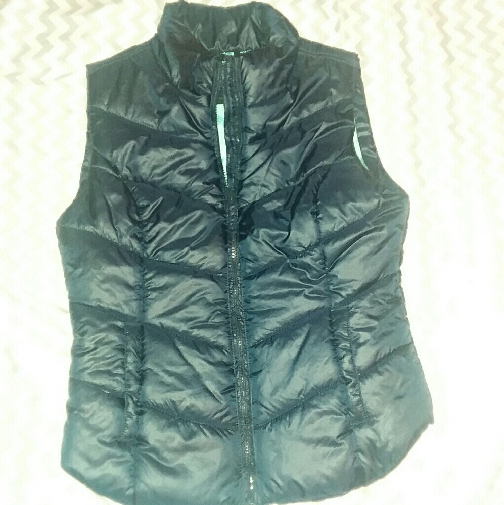 Areopostale vest