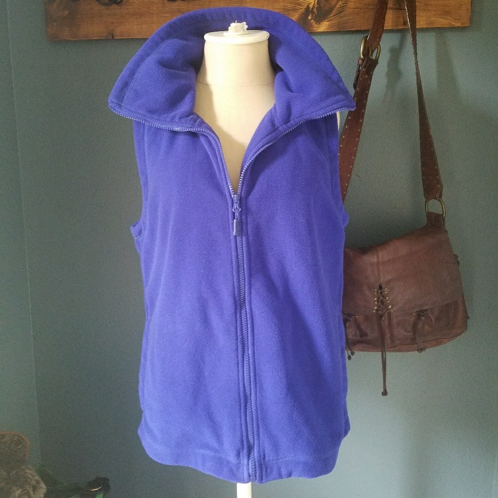 Core sleeveless fleece jacket workout