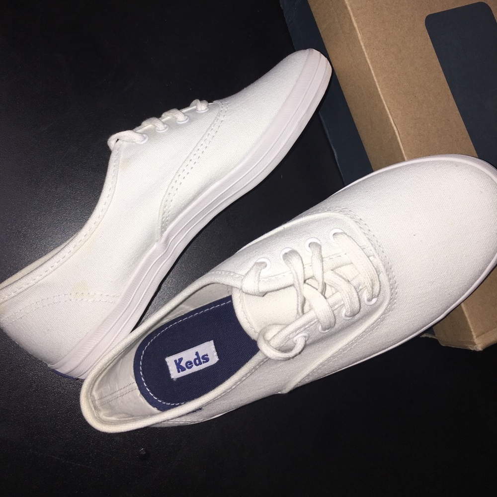 RESERVED: BRAND NEW white Keds for @ChippyChick
