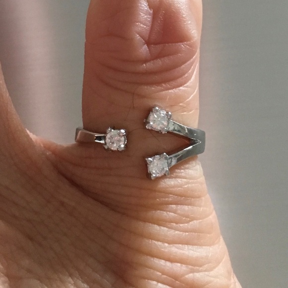 Sterling Silver CZ Toe Ring - Picture 3 of 4