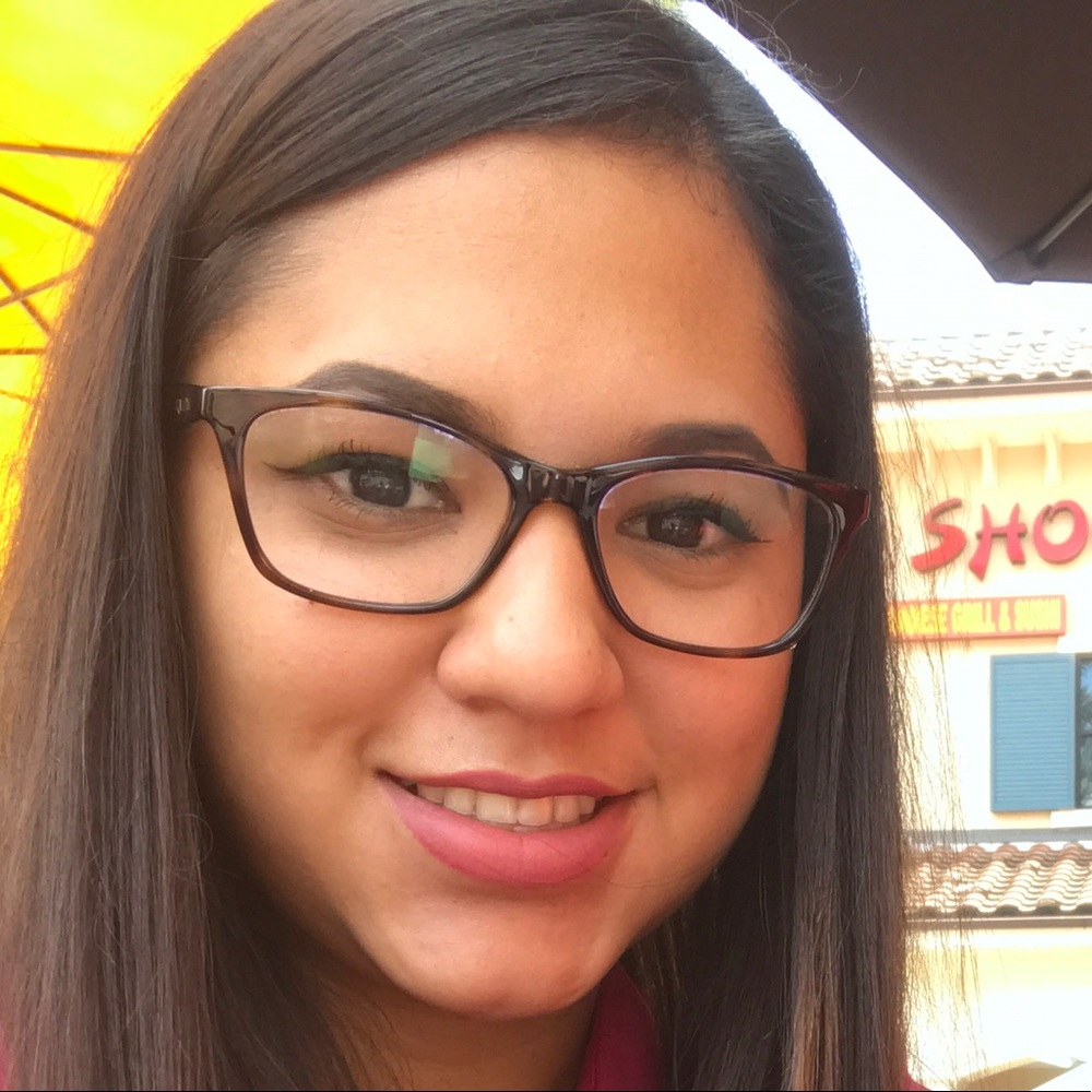 Meet your Posher, Alejandra
