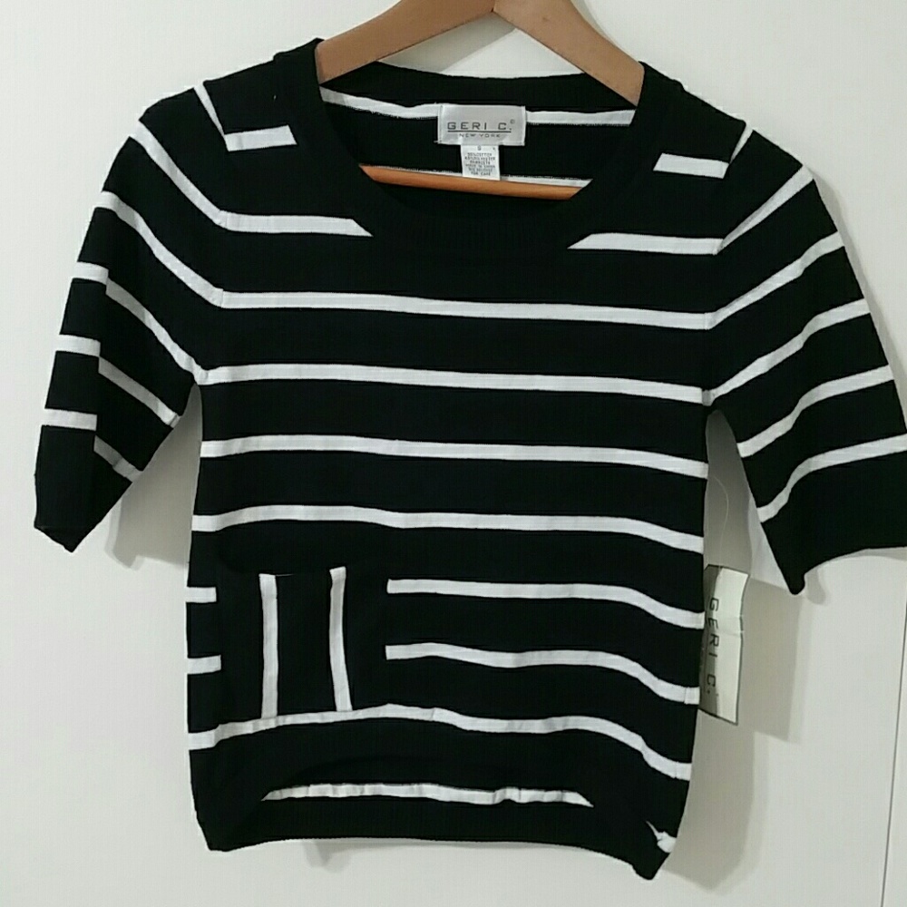 NWT! Geri C. Striped knit crop top