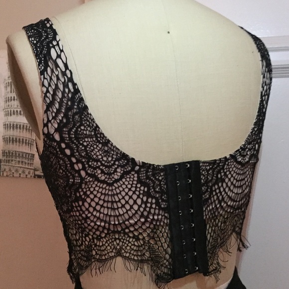 Show stopper crop top 😵 *Buy one get one free - Picture 3 of 4
