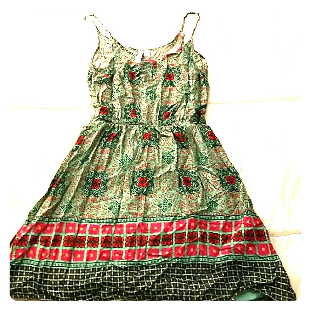 **CLOSET CLEAR OUT SALE!**Pretty sun dress