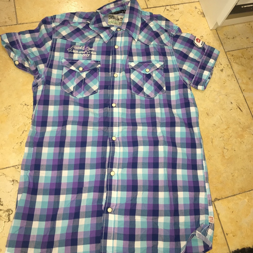 Button down short sleeve. Perfect for summer