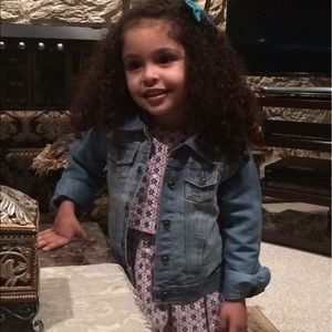 Meet your Posher, Azziza