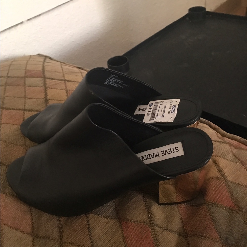 Steve Madden mule with Gold heels 7.5