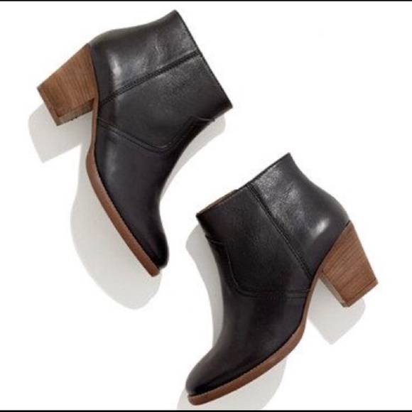 Lucky Brand Shoes - ⭐️HOST PICK⭐️Lucky Brand Blk Leather Booties sz 8!