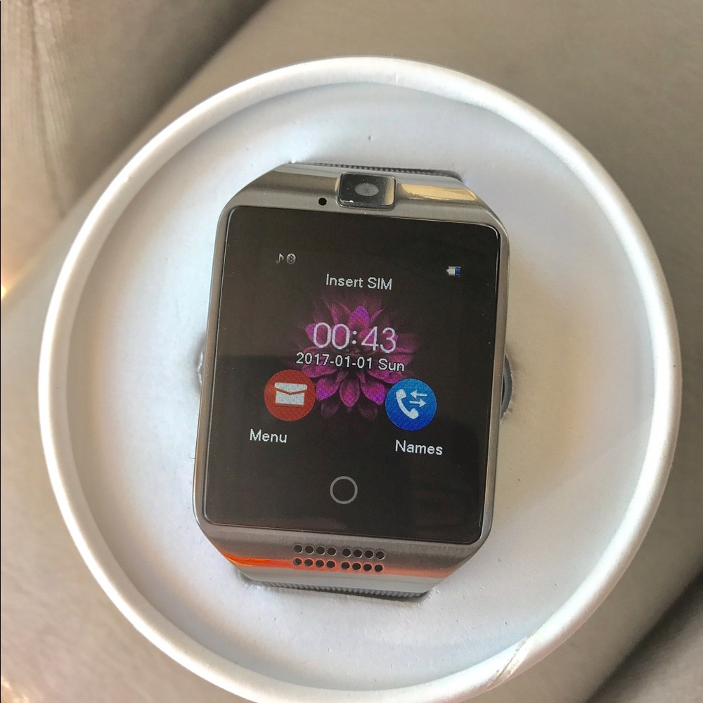 Bluetooth Smart Watch with camera 🎥 - Picture 2 of 3