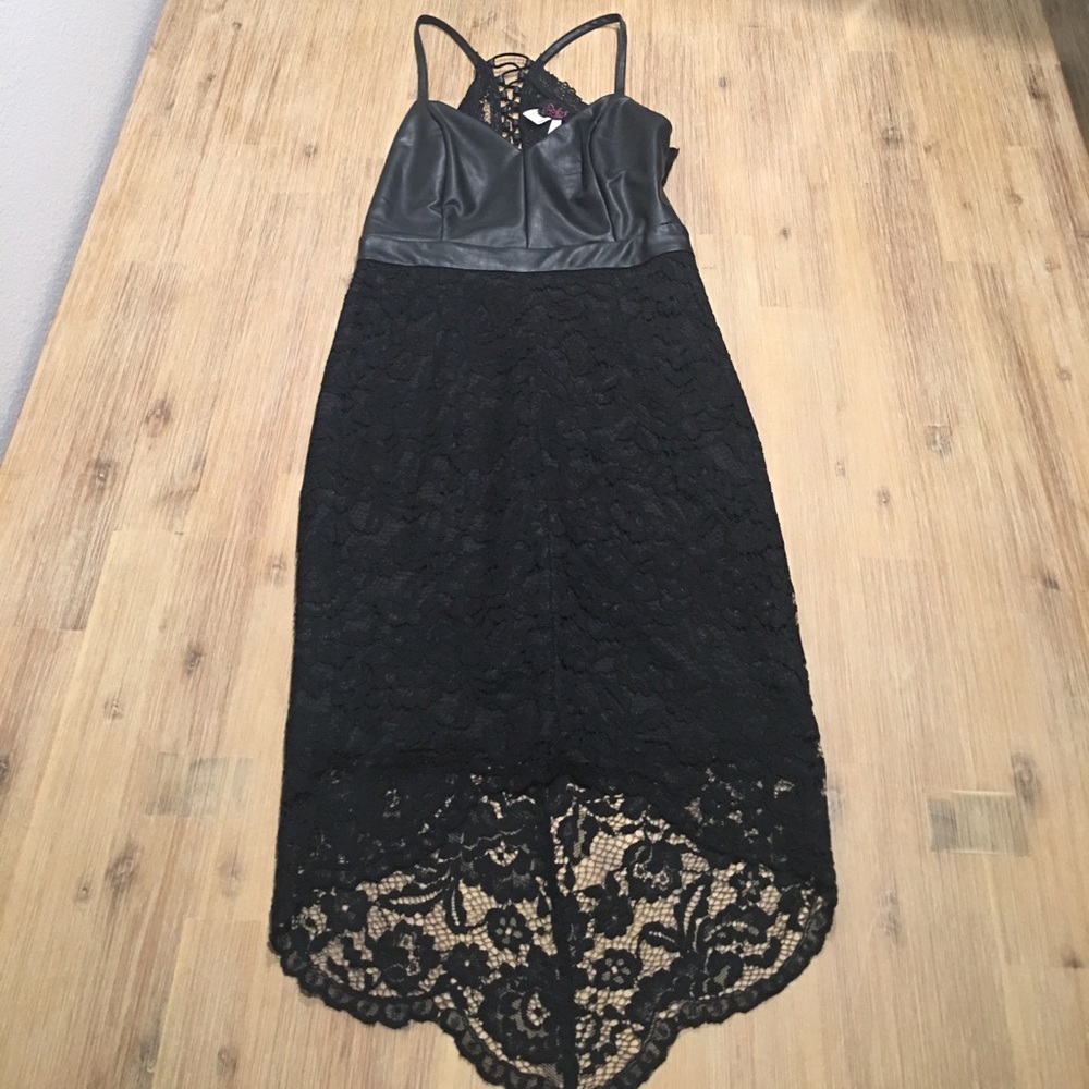 Dress - Picture 2 of 3