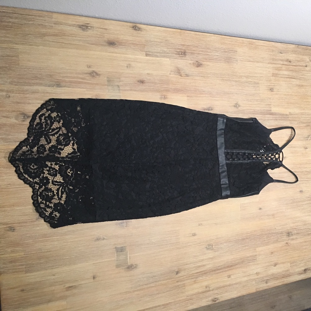 Dress - Picture 3 of 3