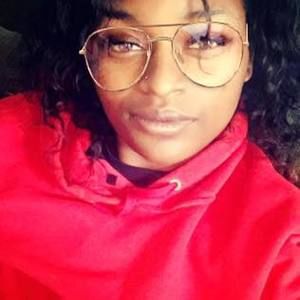 Meet your Posher, Yahnee