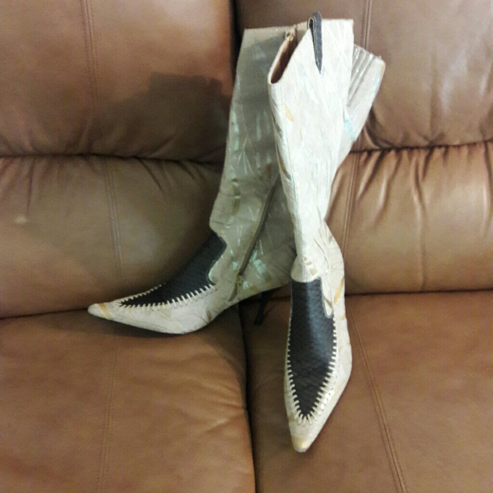 Boots 2in heels