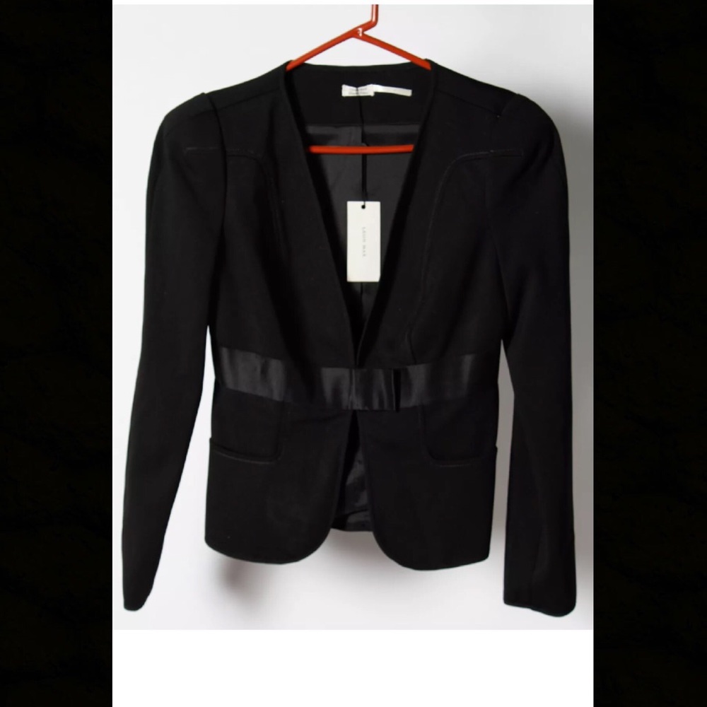 Leon max black hook closure jacket size s
