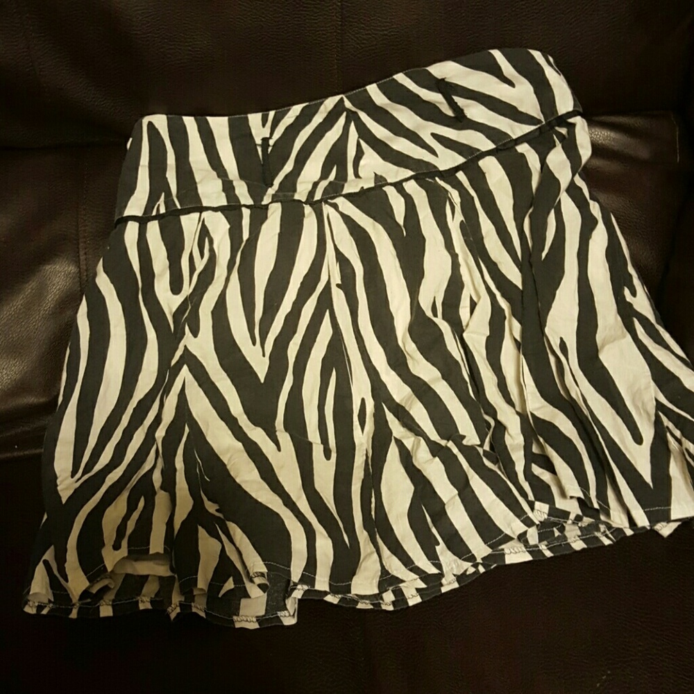 Black and white Zebra print skirt