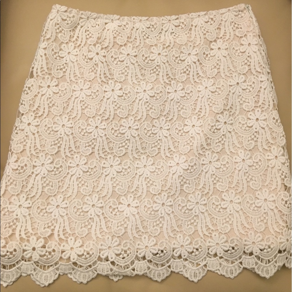 ZARA White/ Cream Lace Mini Skirt XS