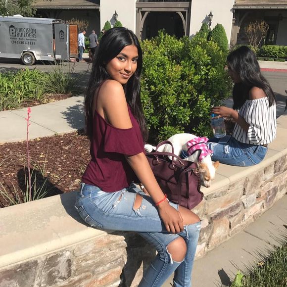 Meet your Posher, Priyanka - Picture 1 of 1