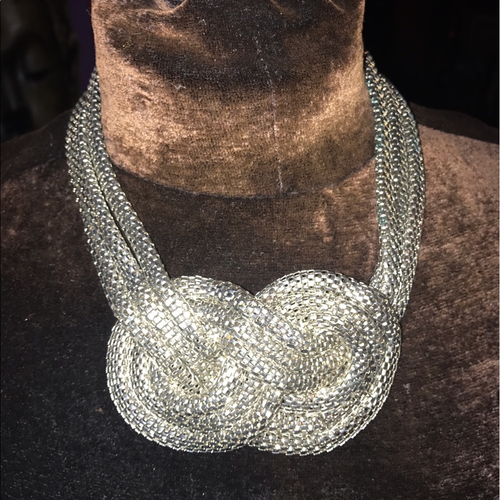 French Love knot Statement necklace high quality