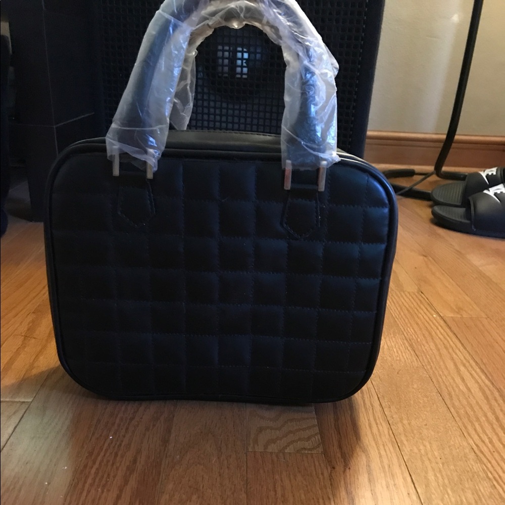 Jewelry traveling case